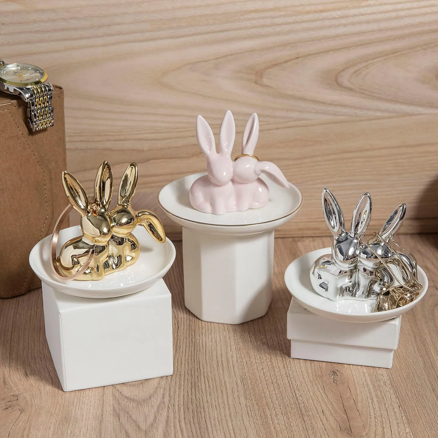 Bunny Ring Holder - Ceramic Jewelry Dish for Rings, Earrings, Necklace Organizer - Rabbit Trinket Tray, Wedding Engagement Holder (Pink)